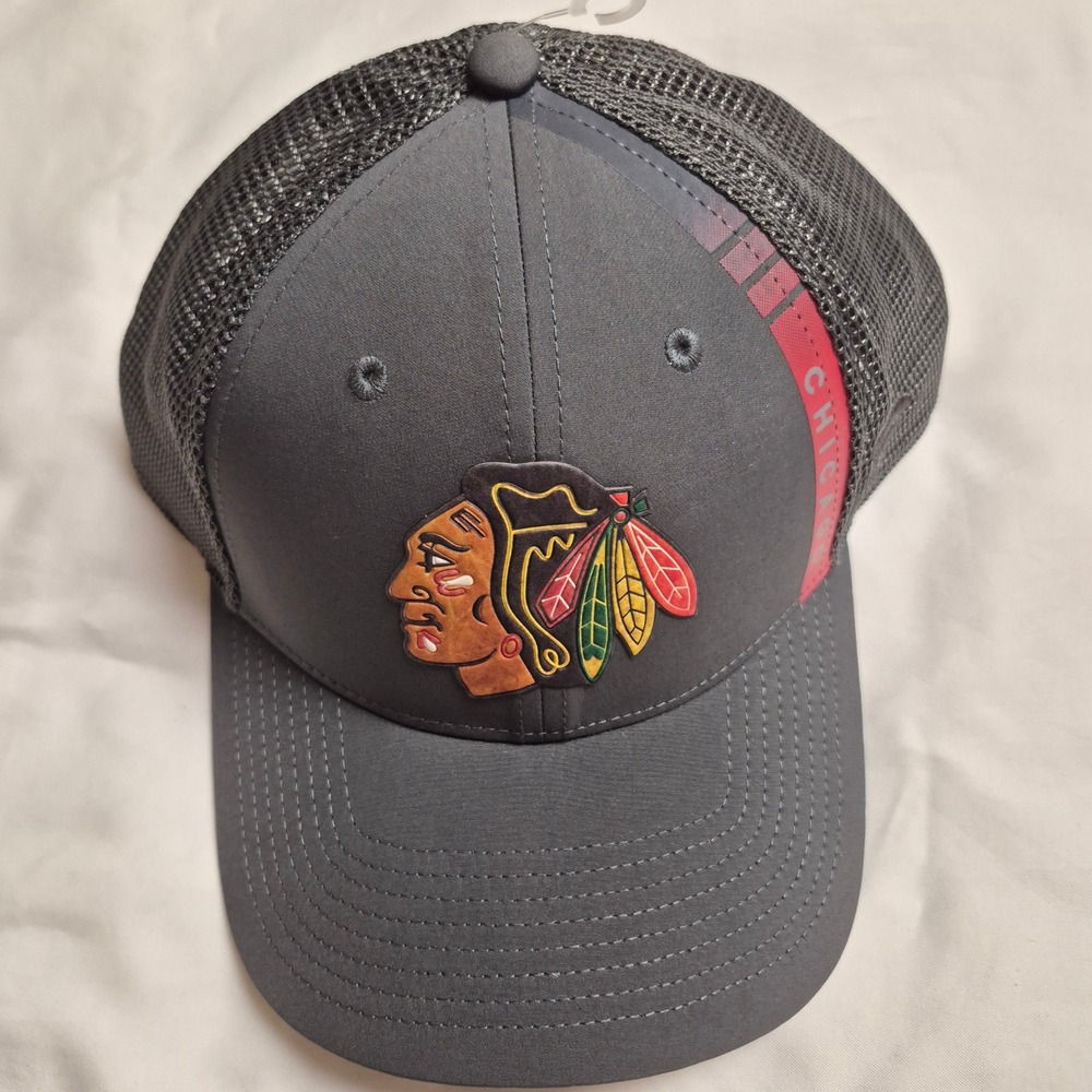 Chicago Blackhawks Fanatics Authentic Pro NHL Snapback Trucker Hat Gray Red Mens